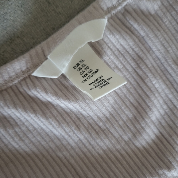 Set of two mid-crop scoop neck long sleeve tops (H&M, XL) - Picture 2 of 3